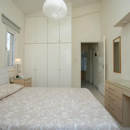 The Marilouize * Peyia