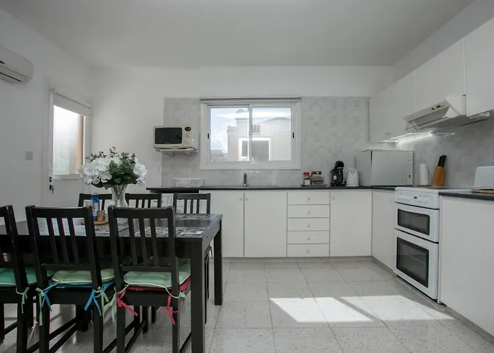 The Marilouize * Pegeia